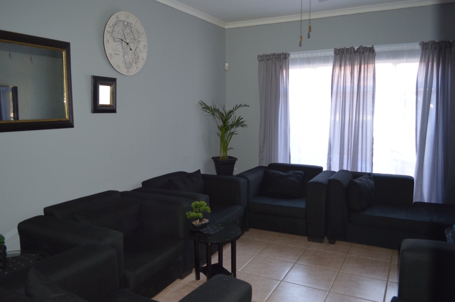 3 Bedroom Property for Sale in Flamwood North West